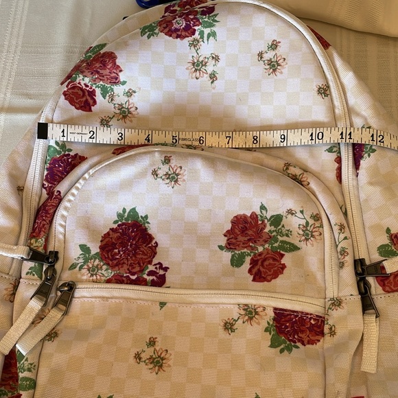 VANS Cream & White Checkerboard Floral Full Size Backpack with Zipper Pockets - Picture 15 of 17